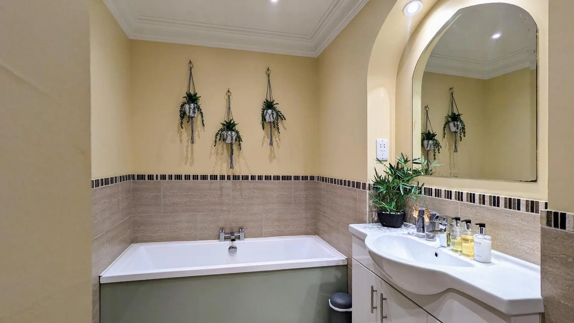 Bed & Breakfast Parc-Le-Breos House Bed and Breakfast Penclawdd