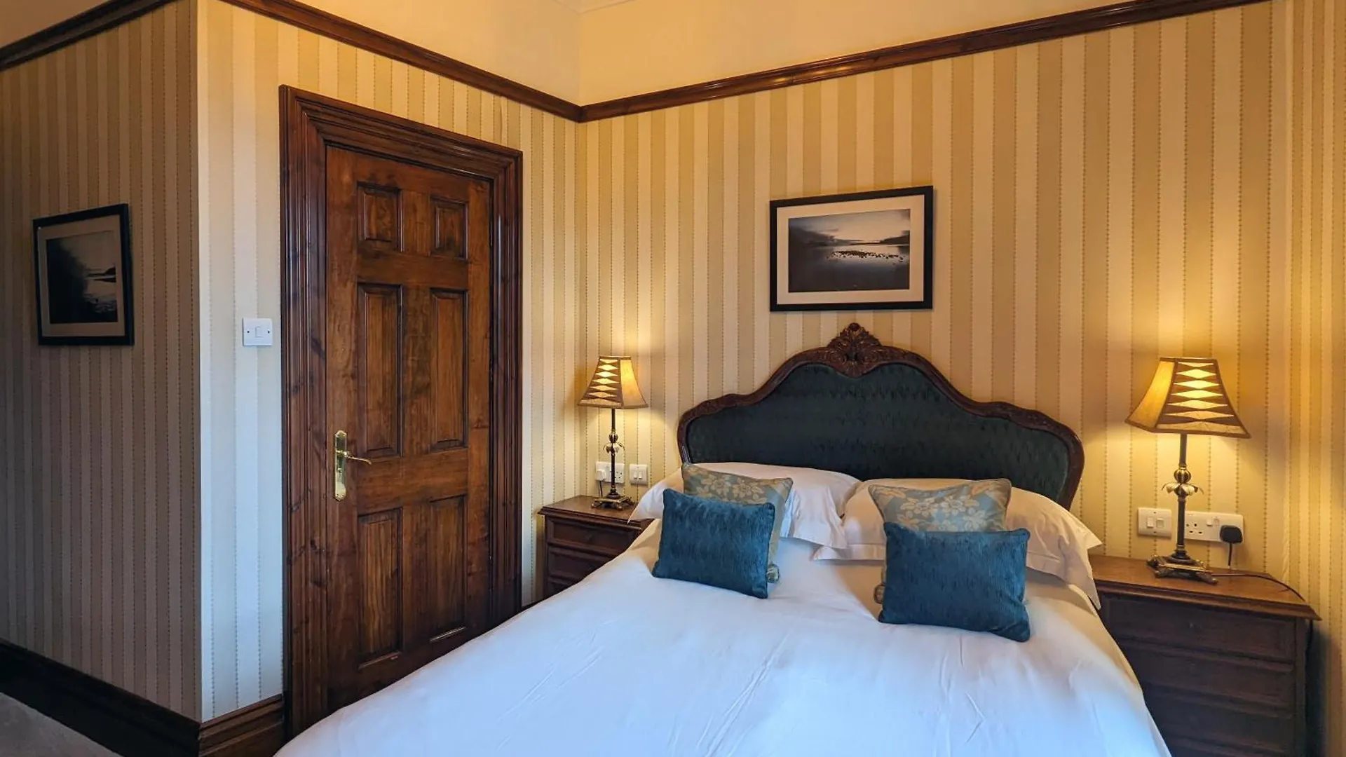 Parc-Le-Breos House Bed and Breakfast Penclawdd Bed & Breakfast